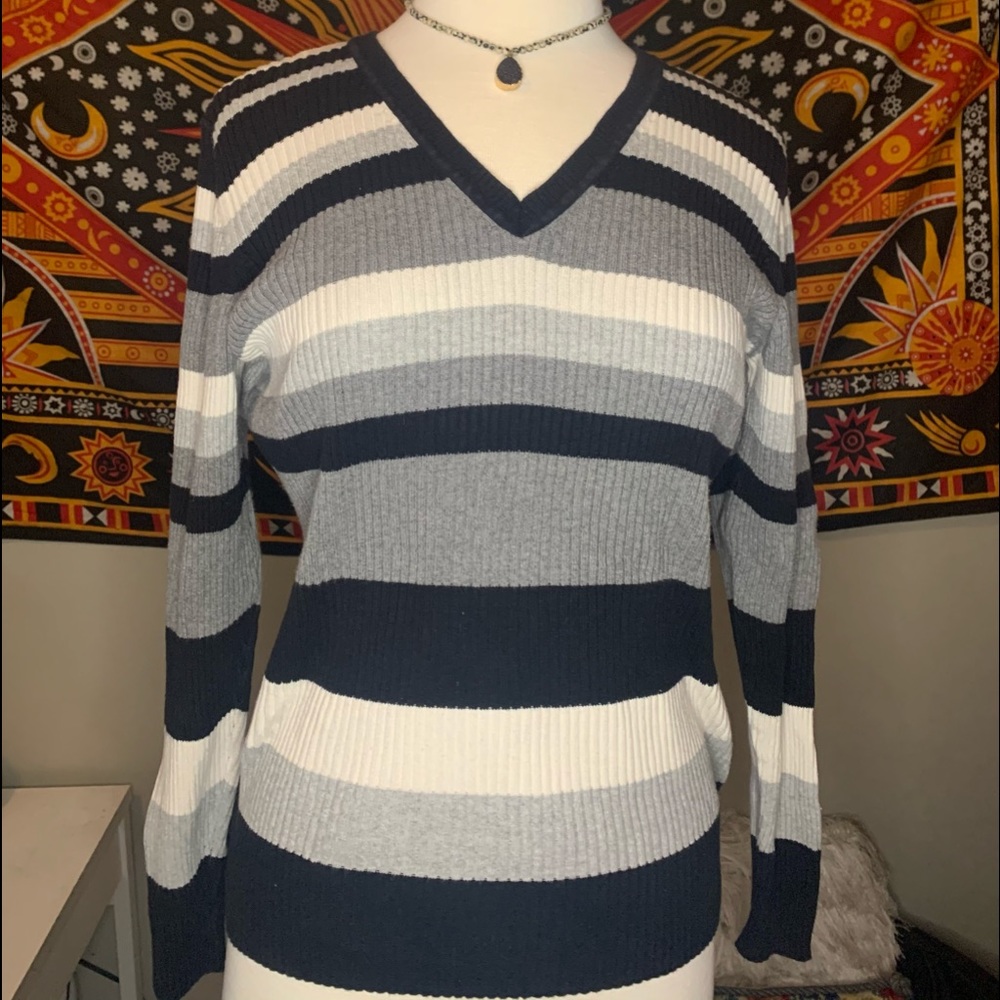 🖤 Monochrome Striped V-Neck Sweater 🖤